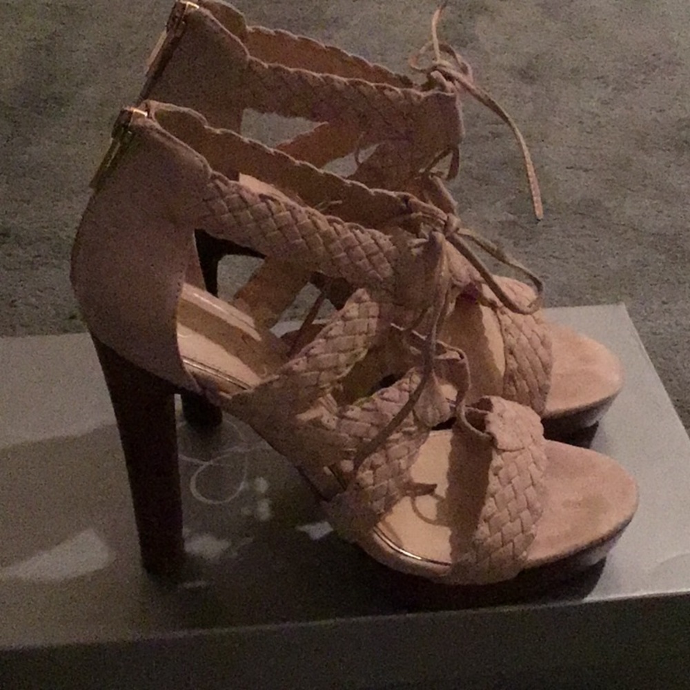Shoes - Picture 3 of 6